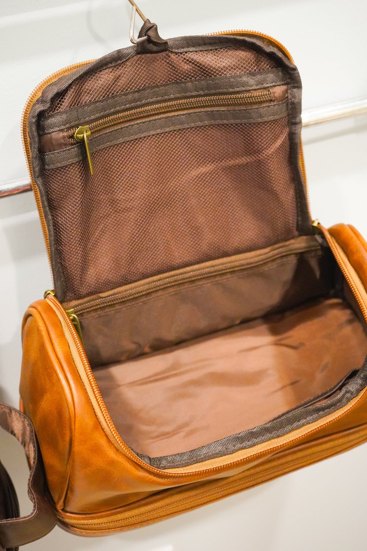 Men's Faux Leather Dopp Kit