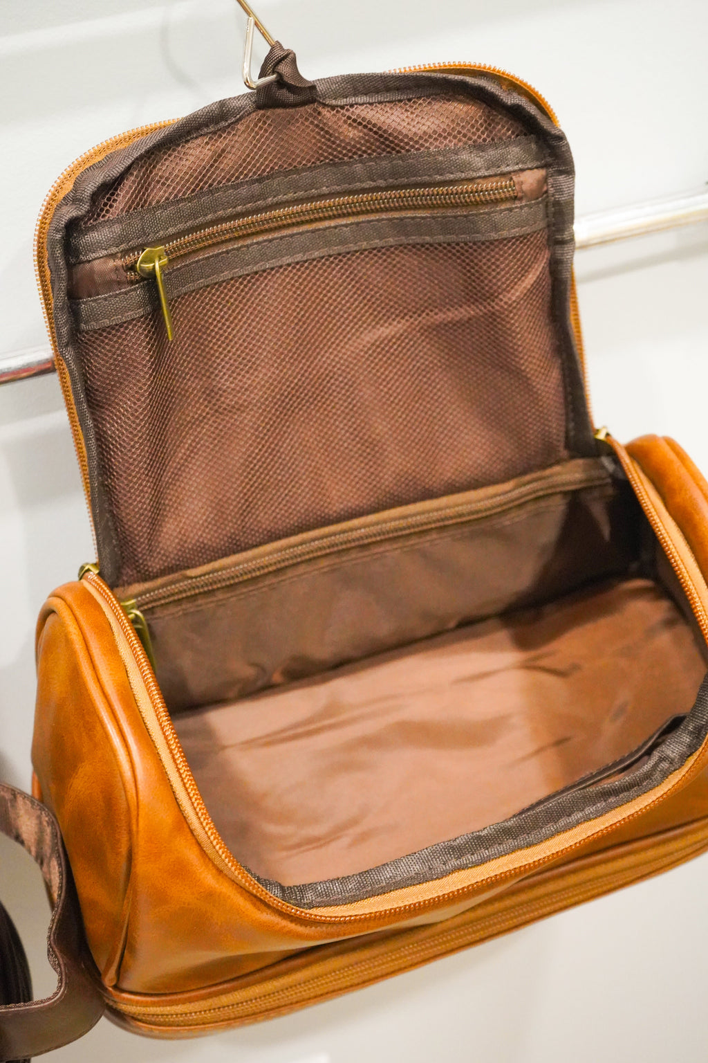 Men's Faux Leather Dopp Kit