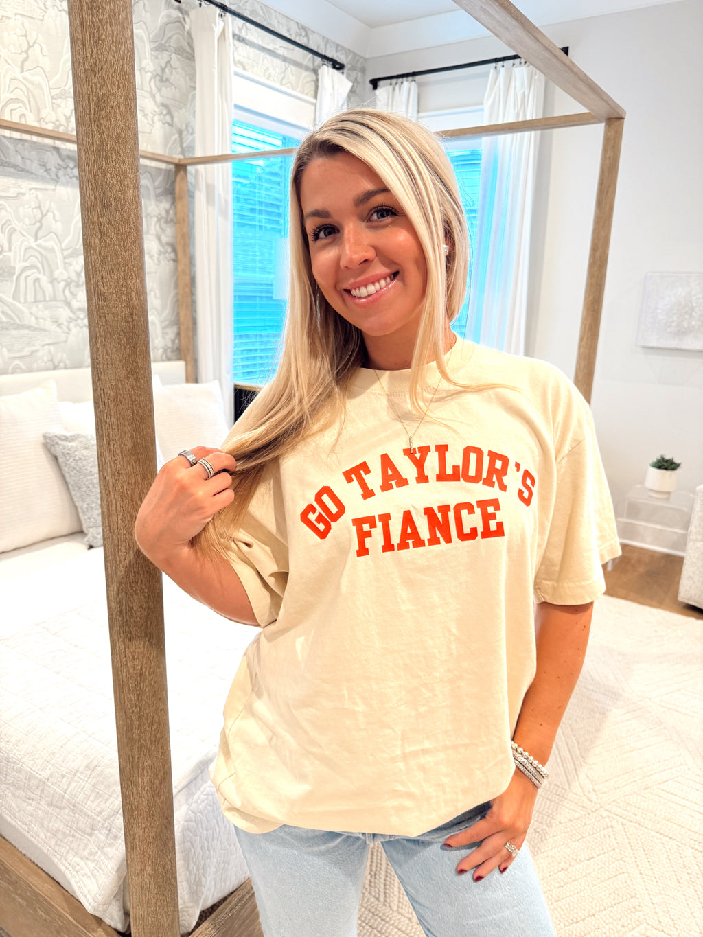 Tay & Trav T- Shirt + Crewneck