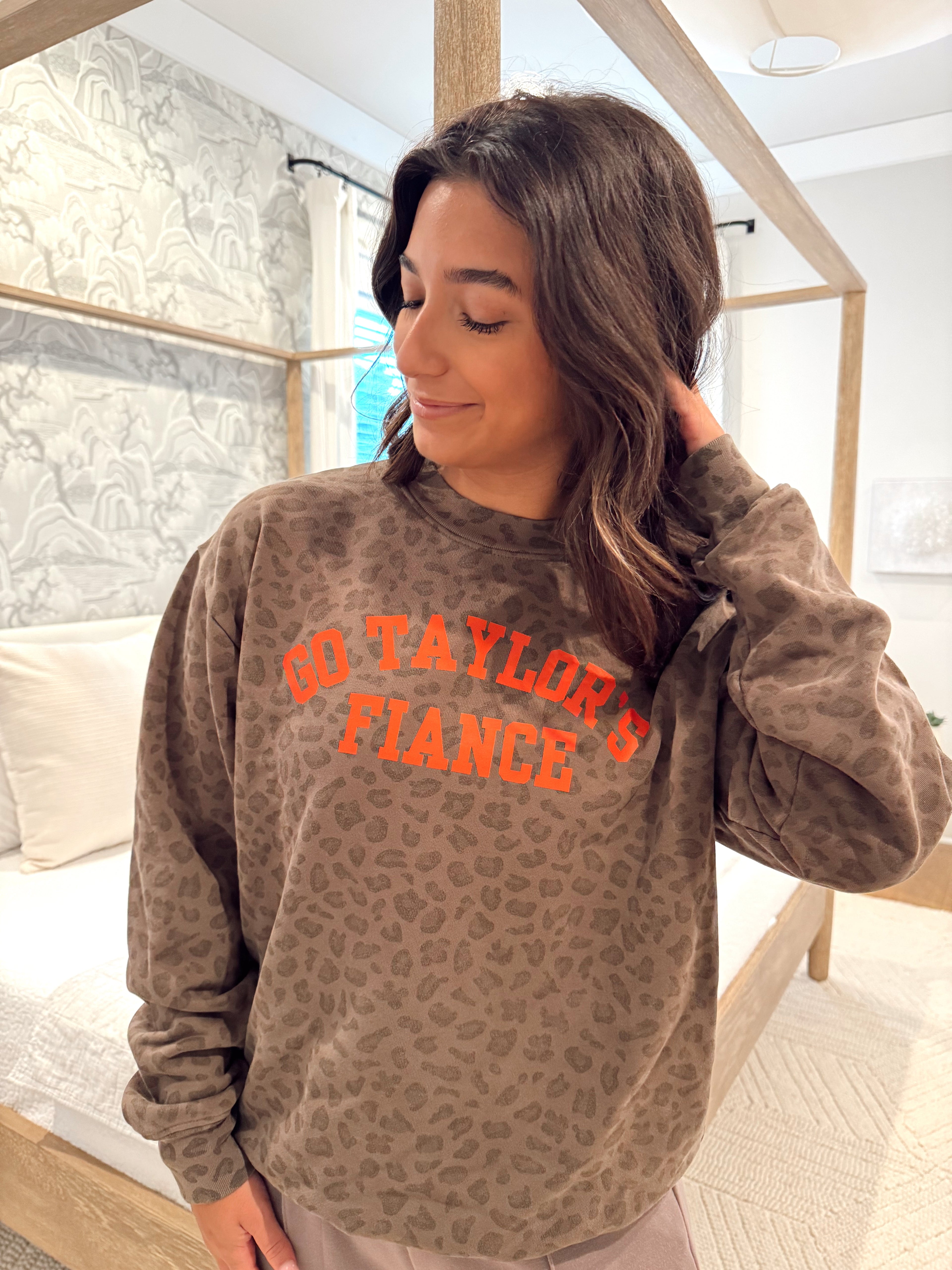 Tay & Trav T- Shirt + Crewneck
